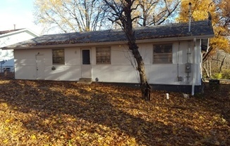 3 beds, 2 baths, $1,350