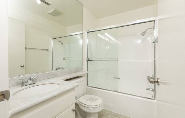 Bathroom with Bathtub/Shower