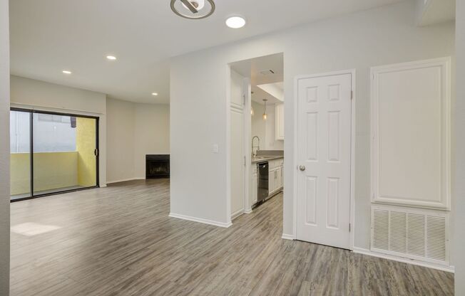 2 beds, 2 baths, 1,000 sqft, $2,698, Unit 150