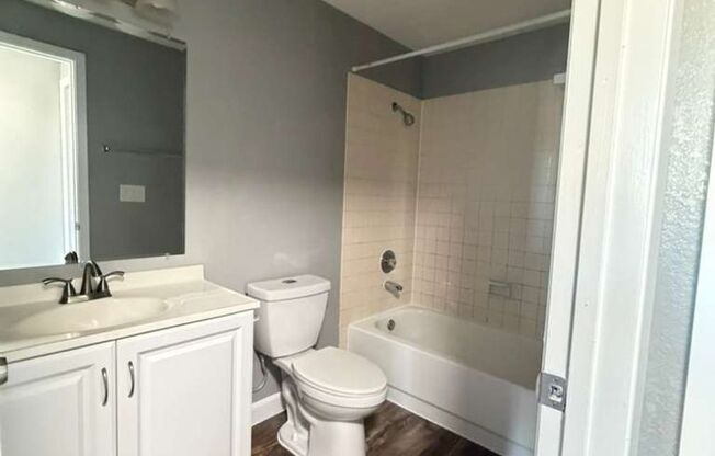 2 beds, 1 bath, 850 sqft, $1,575, Unit 1107 D5