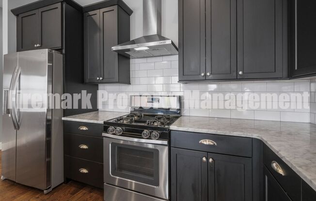 3 beds, 2.5 baths, $3,199, Unit B