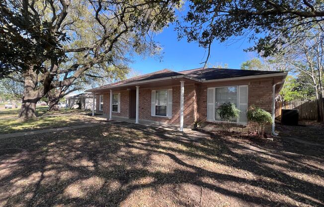 4 Bedroom 2 Bathroom in Northwest Houston Now Available