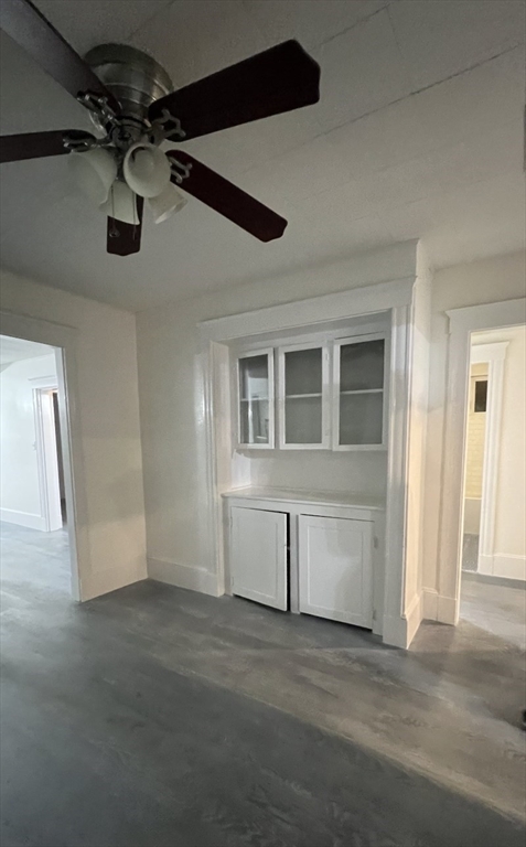 3 beds, 1 bath, 750 sqft, $3,700, Unit 2