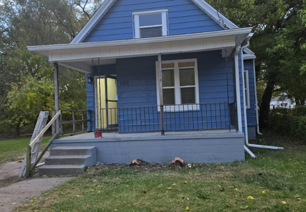 1312 W WIDENHAM ST