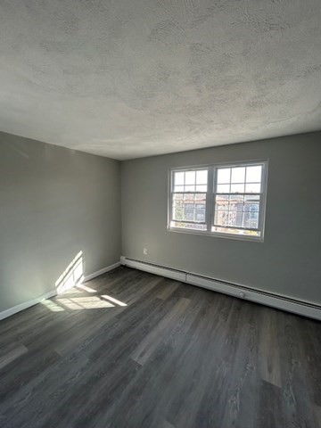 2 beds, 1 bath, 800 sqft, $2,200, Unit 18