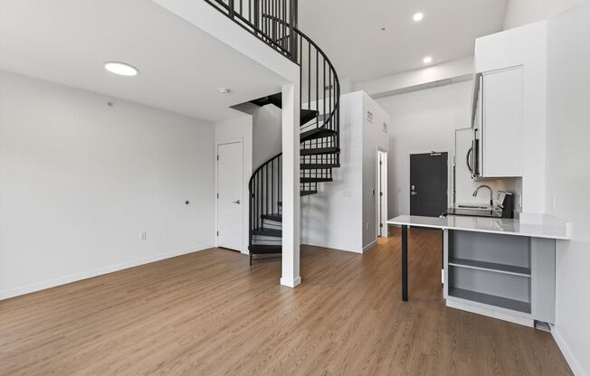 1 bed, 1 bath, 568 sqft, $1,565, Unit 407