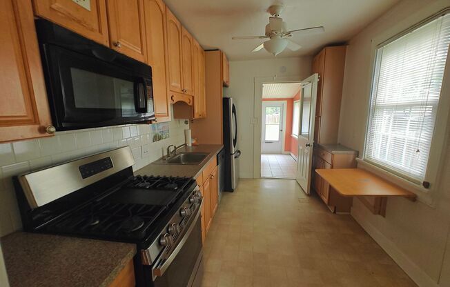 2 beds, 2 baths, $1,700