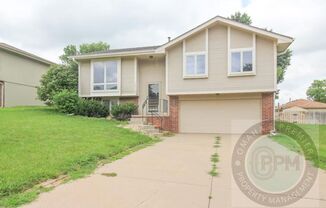 Spacious 3 Bedroom / 3 Bathroom Home!