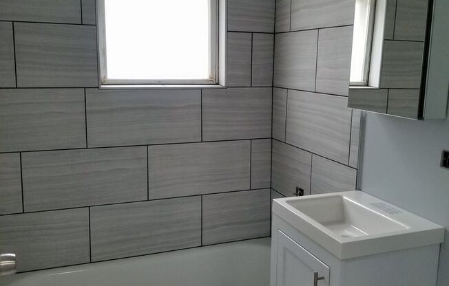 Studio, 1 bath, $1,250, Unit B