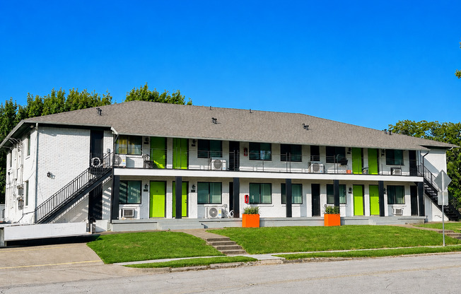 JULY FAST-TRACK MOVE-IN | $300 OFF YOUR FIRST MONTH'S RENT!