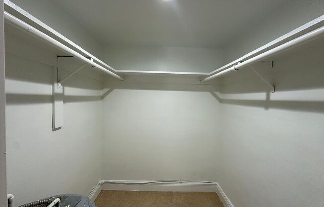 2 beds, 1 bath, $1,895, Unit 118
