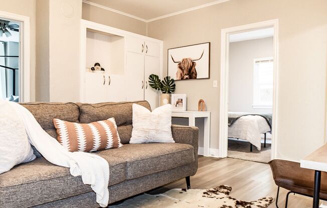 Cozy 2-Bedroom Home Near Sacred Heart, Shriners, and Deaconess
