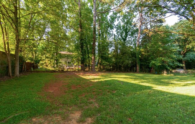 Well maintained ranch home in Charlotte!