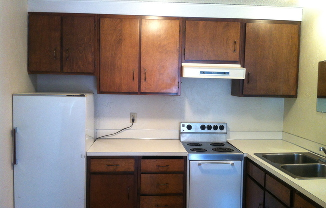 Studio, 1 bath, 500 sqft, $895, Unit 8