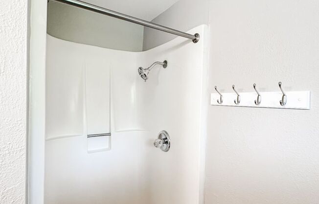 Studio, 1 bath, $850, Unit 25Th440#5