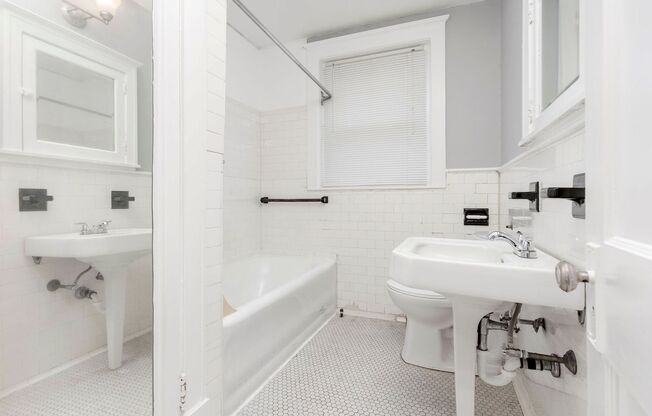 1 bed, 1 bath, 900 sqft, $950, Unit #30