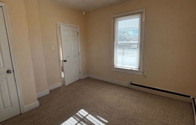 2 beds, 1 bath, $1,600