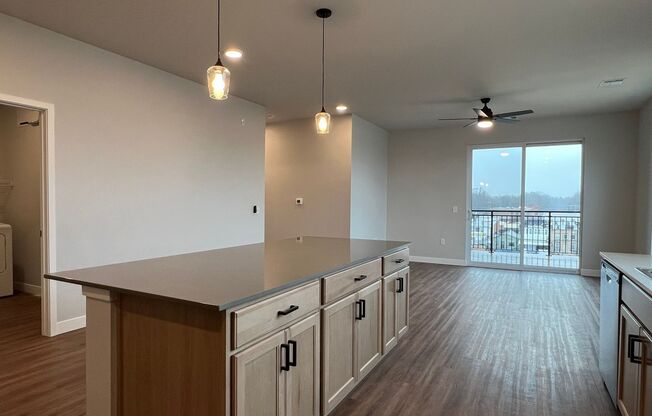 2 beds, 2 baths, 1,220 sqft, $2,650, Unit WR 305-200