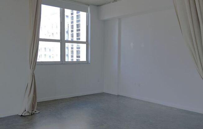 2 beds, 2 baths, $3,300, Unit UNIT: 2013