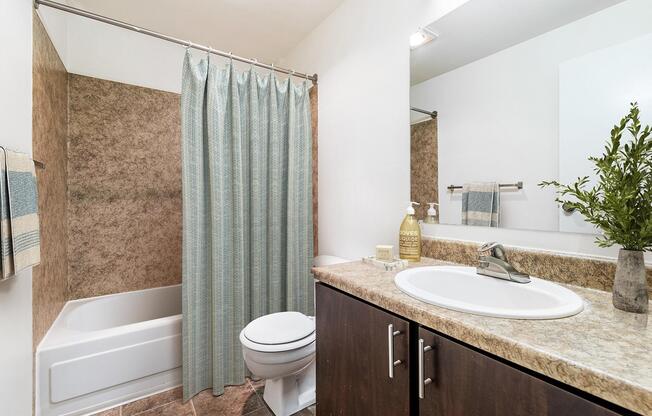 2 beds, 2 baths, 970 sqft, $1,905