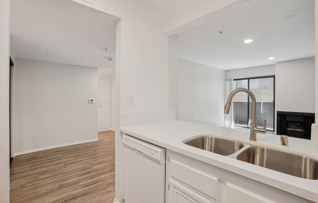 1 bed, 1 bath, 700 sqft, $1,748, Unit 120