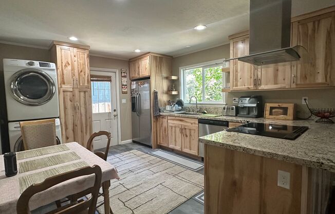 Beautifully renovated 2 Bedroom Home in Tahoe-Sierra