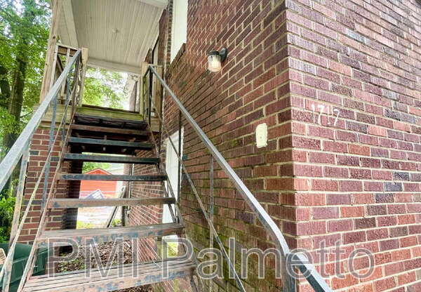 1717 BURNHAM ST