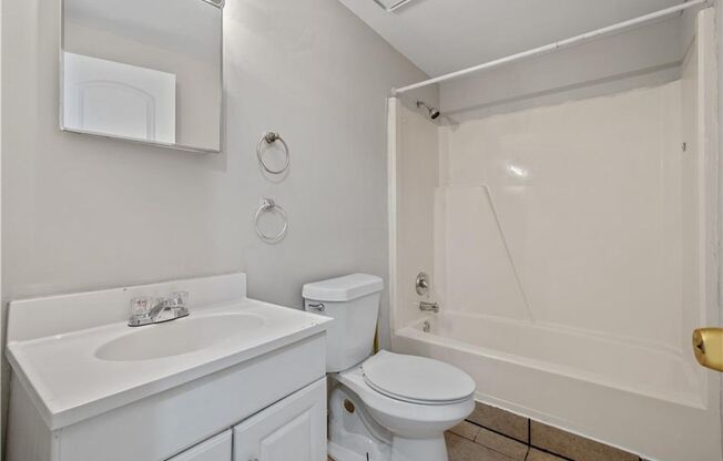 2 beds, 1 bath, 817 sqft, $999, Unit Unit A