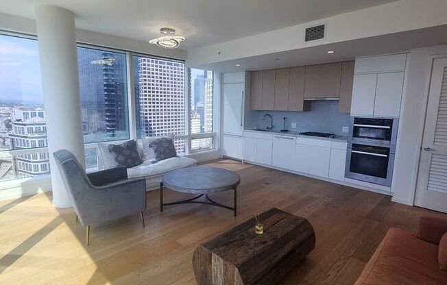 1 bed, 1 bath, 823 sqft, $3,700, Unit 4102