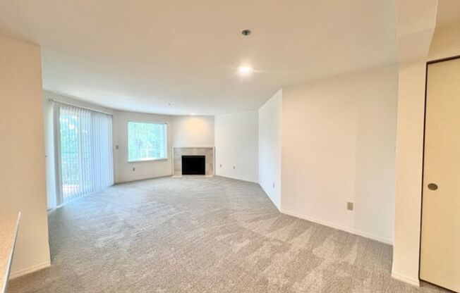 2 beds, 2 baths, 990 sqft, $2,595, Unit A 107