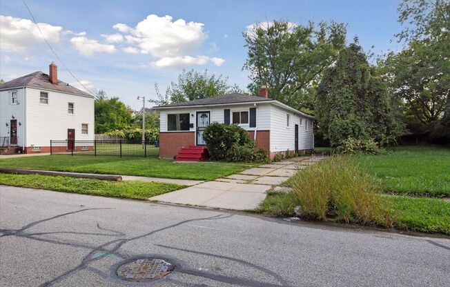 3713 E 144 ST