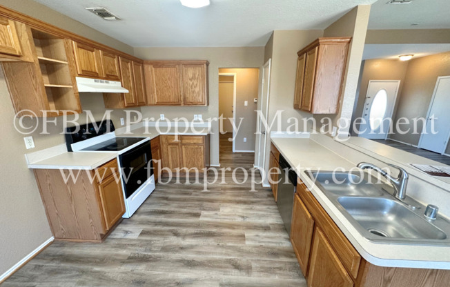 3 beds, 2 baths, $2,095