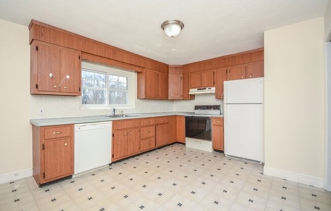 129 EMERSON GDNS RD