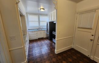 Studio, 1 bath, $1,595, Unit 430 East 15th #2