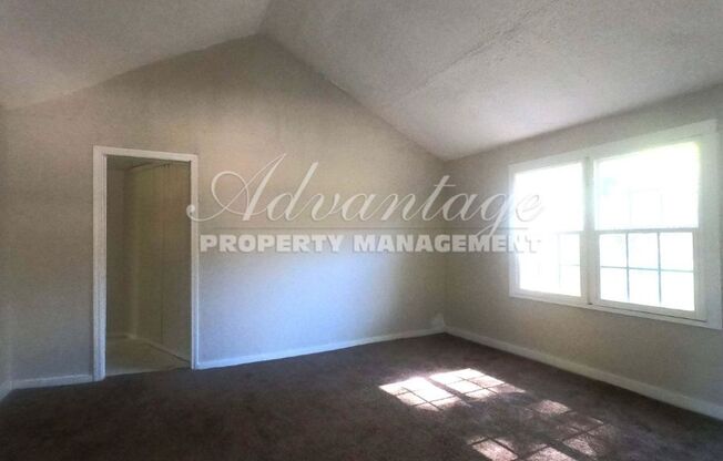 Come see this 2 bedroom 1 bath - Memphis - Newly Remolded Home -Open to Section 8