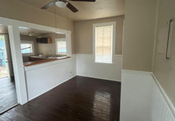 307 E LAMBERT