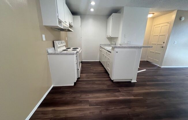 1 bed, 1 bath, 716 sqft, $2,150, Unit P013
