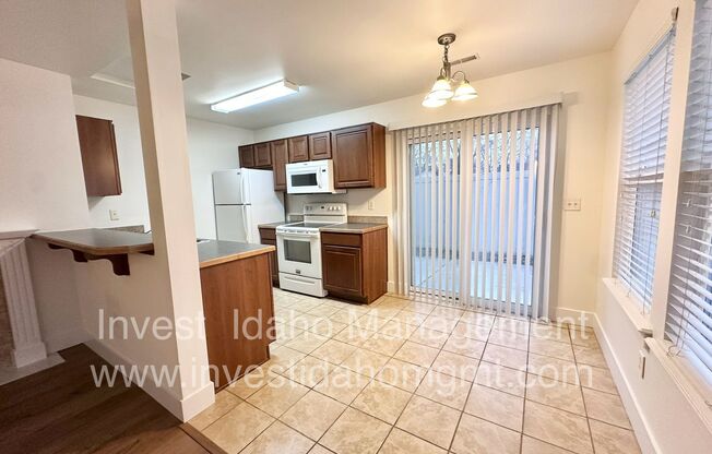 2 beds, 2 baths, $1,395, Unit #104