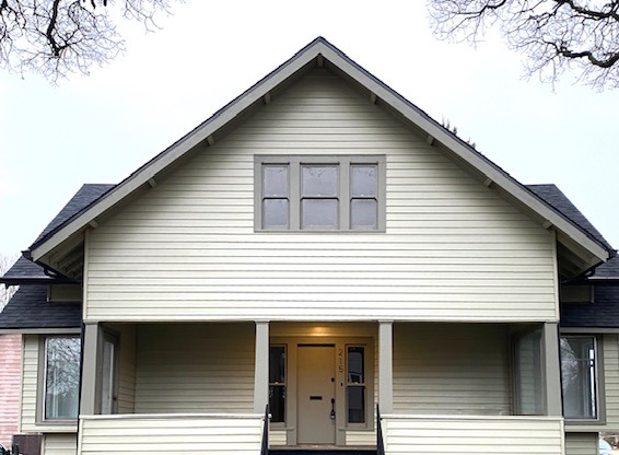 215 14 ST SE