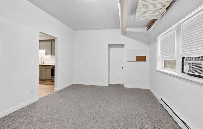 2 beds, 1 bath, 850 sqft, $2,000, Unit 6575-G