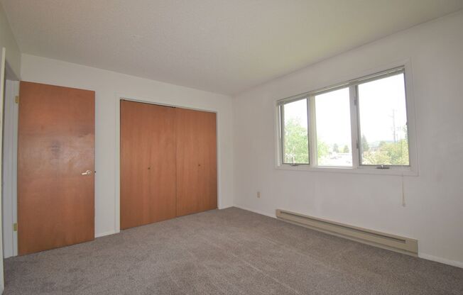 2 beds, 1 bath, $1,700, Unit 66