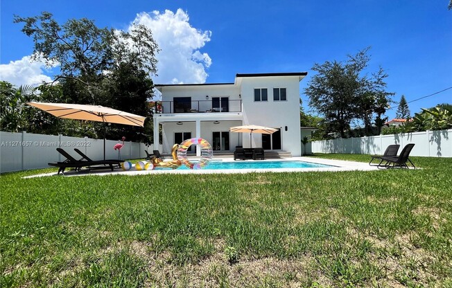 924 NE 109 ST