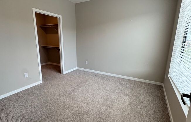 1 bed, 1 bath, 667 sqft, $1,299, Unit 427