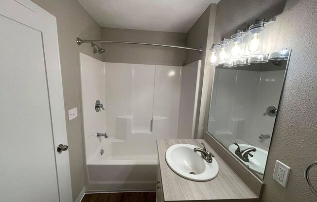 1 bed, 1 bath, 600 sqft, $1,350, Unit 41