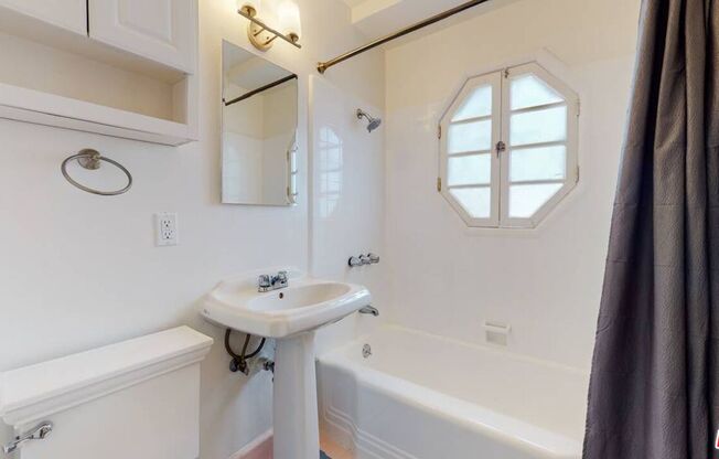 Studio, 1 bath, 409 sqft, $1,995