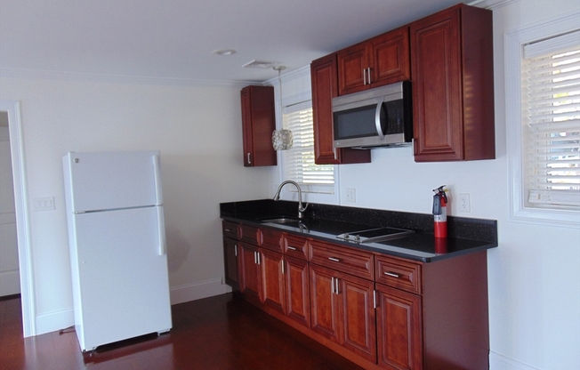 1 bed, 1 bath, 1,000 sqft, $2,300, Unit 2