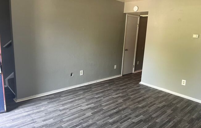 2 beds, 1.5 baths, 1,002 sqft, $1,210, Unit 617