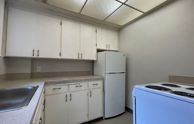 1 bed, 1 bath, 450 sqft, $1,395, Unit 320