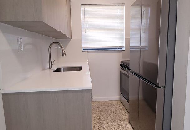 1 bed, 1 bath, 550 sqft, $1,800, Unit 34-20