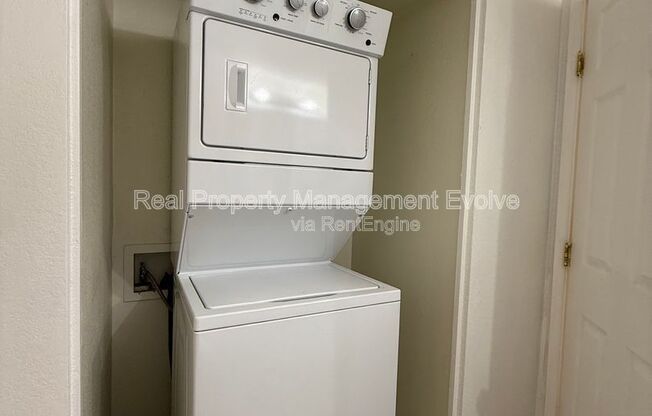 2 beds, 1 bath, 763 sqft, $995, Unit 119